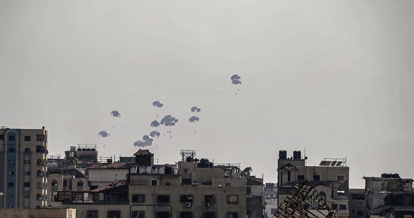 Médio Oriente: Israel retoma no domingo fornecimento de tendas de campanha para Gaza