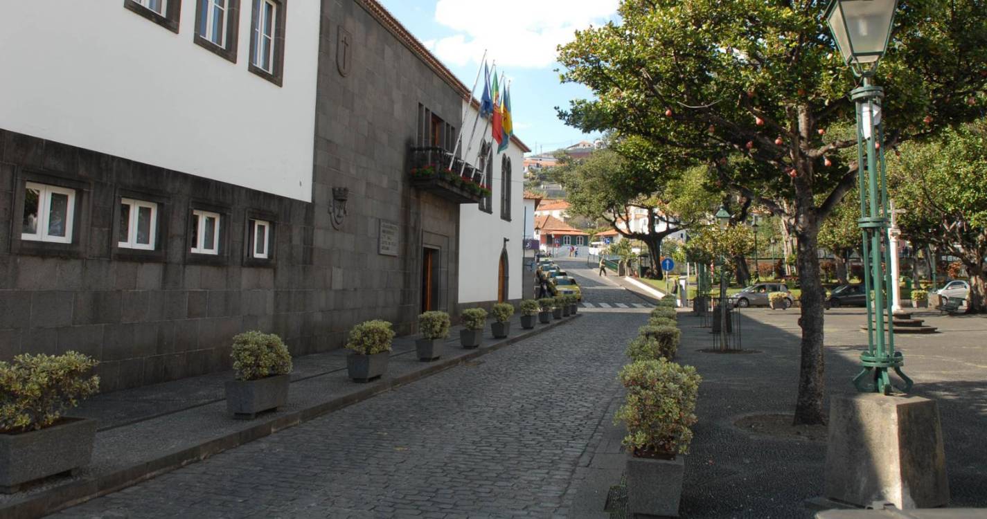 Câmara de Santa Cruz rejeita pressão sobre política de apoios à Associação Desportiva da Camacha
