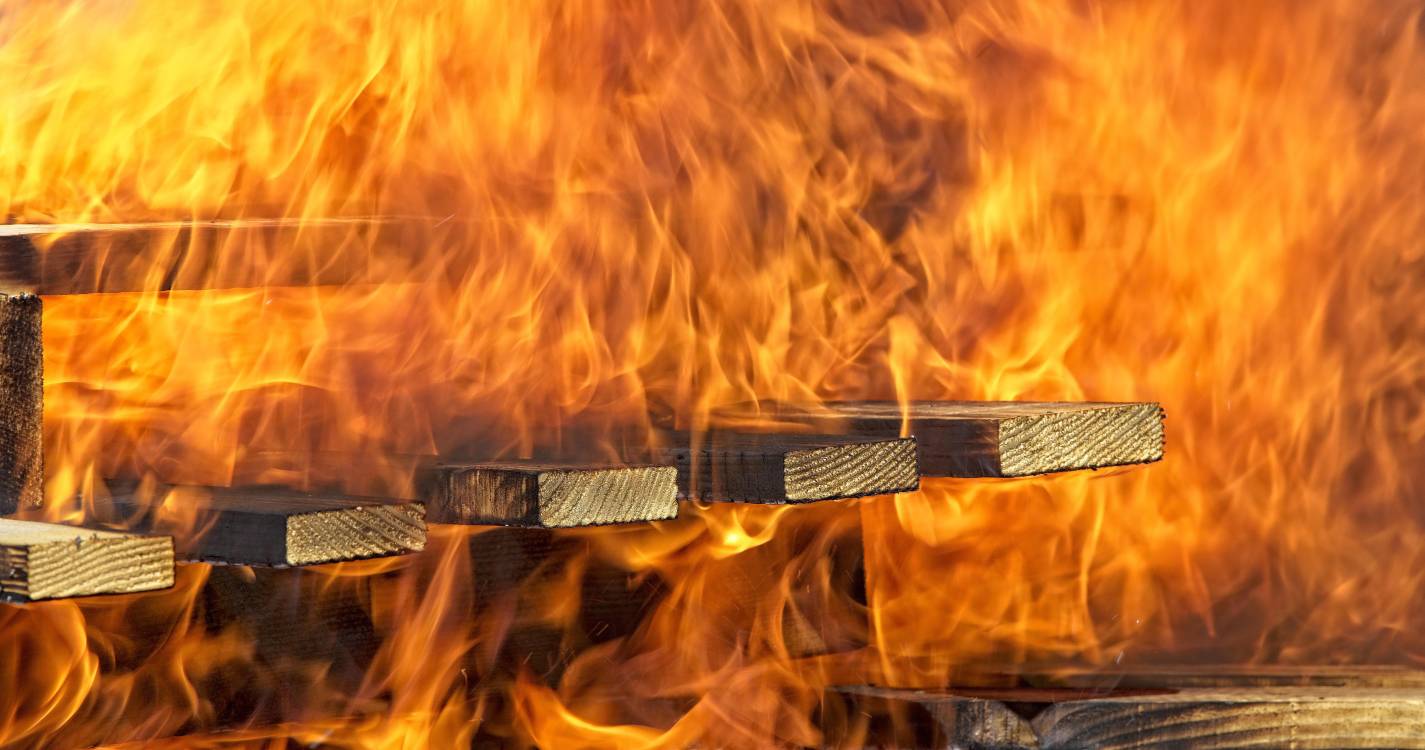 Incêndio destrói casa desabitada na Tabua