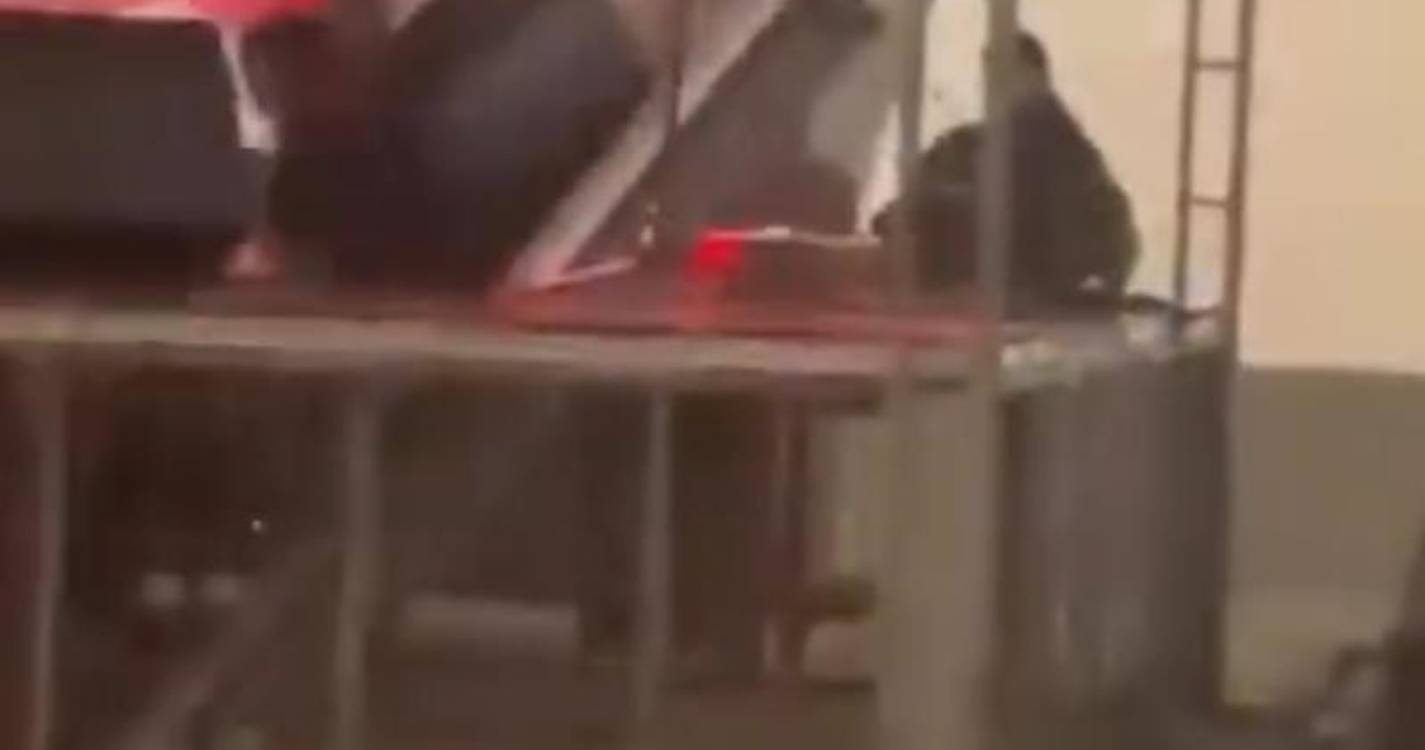 Palco cedeu durante concerto de Pedro Garcia no Paul do Mar (com vídeo)