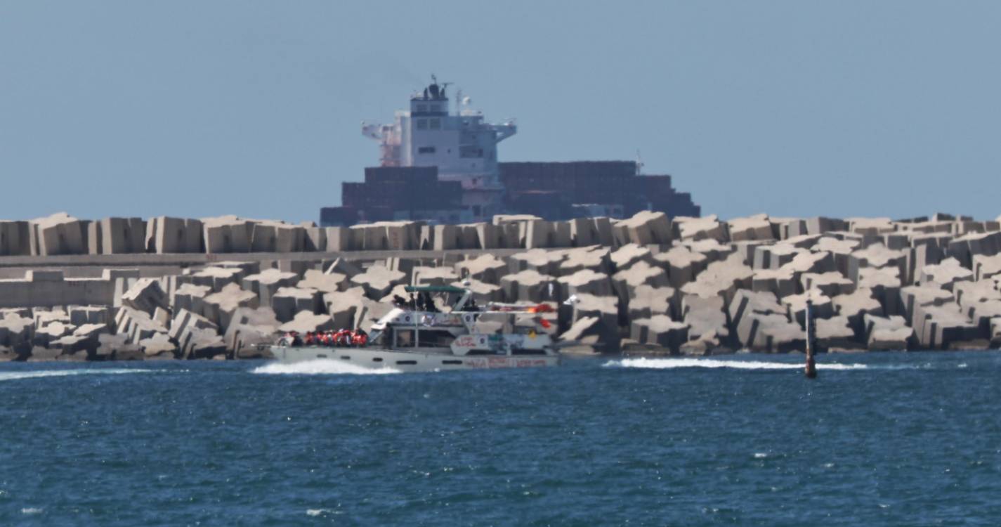 Ministro da Defesa condena participação de portugueses em flotilha