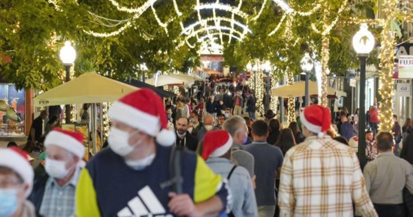 Veja o ambiente da Noite do Mercado e arredores