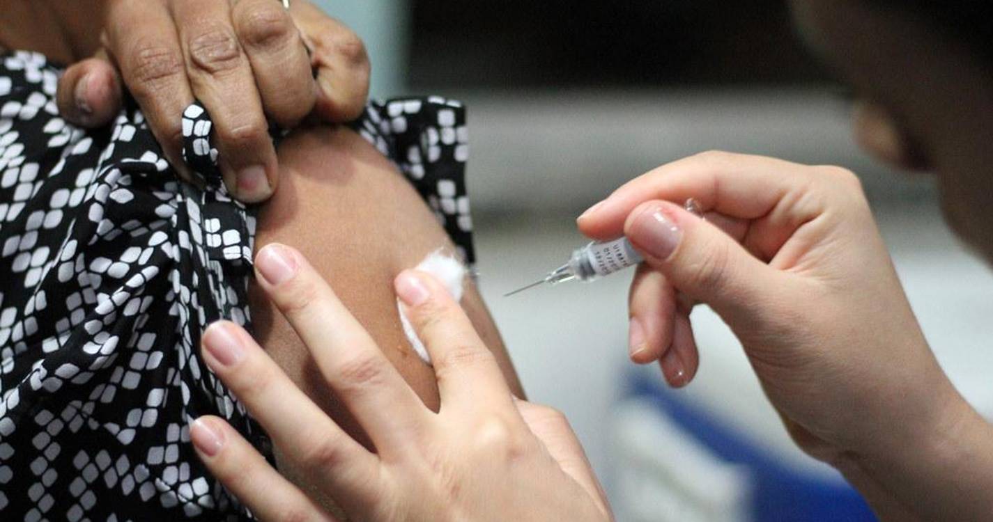 Vacinas contra hepatite, pneumonia e varicela entre os 113 fármacos proibidos para exportação