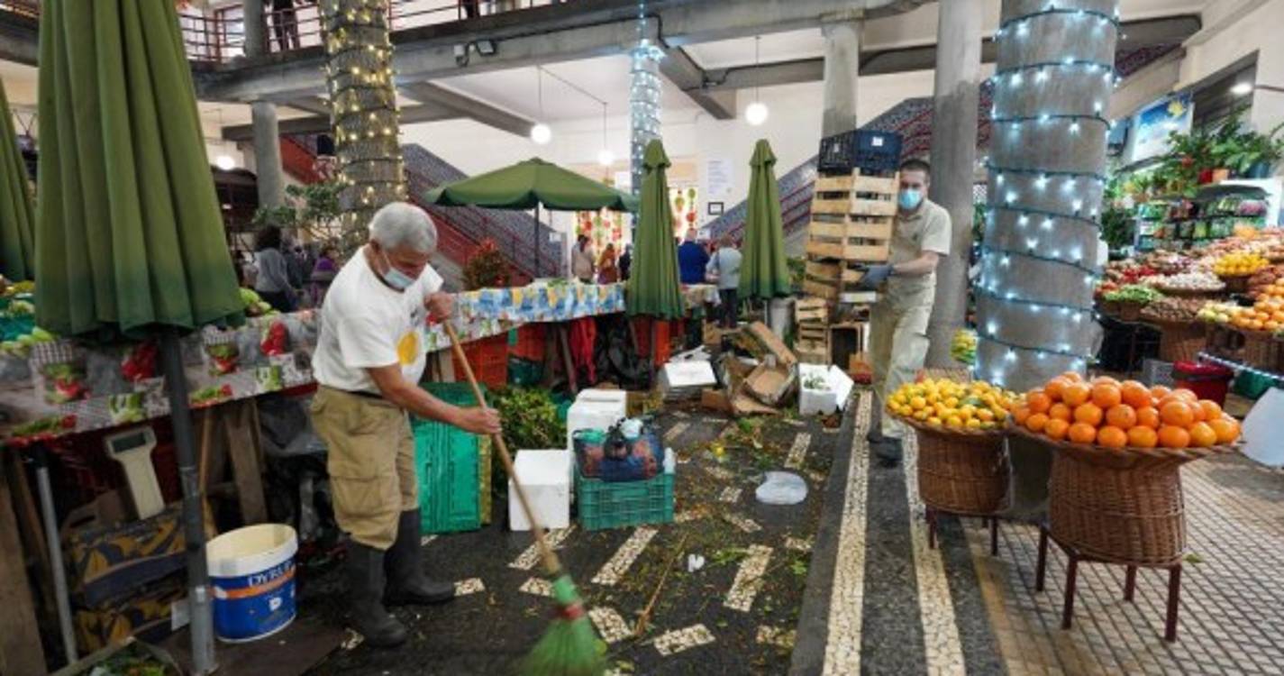 Veja o ambiente da Noite do Mercado e arredores