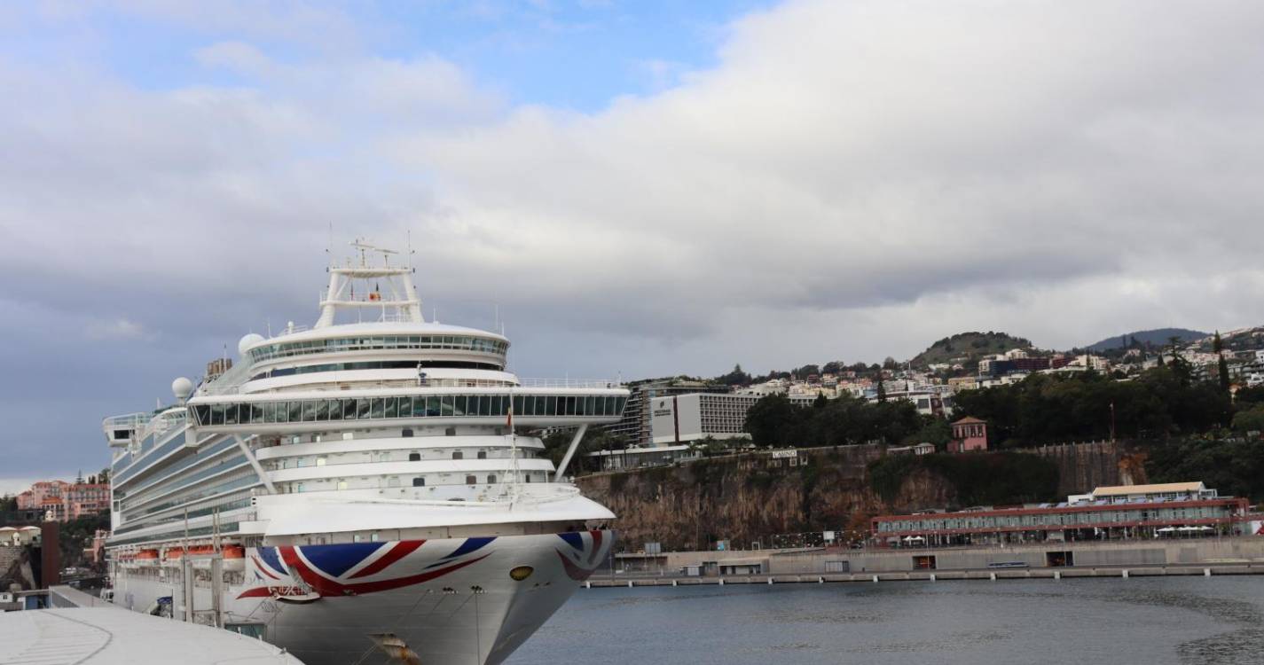 Mais de 4.000 visitantes chegam ao Funchal a bordo do ‘Azura’