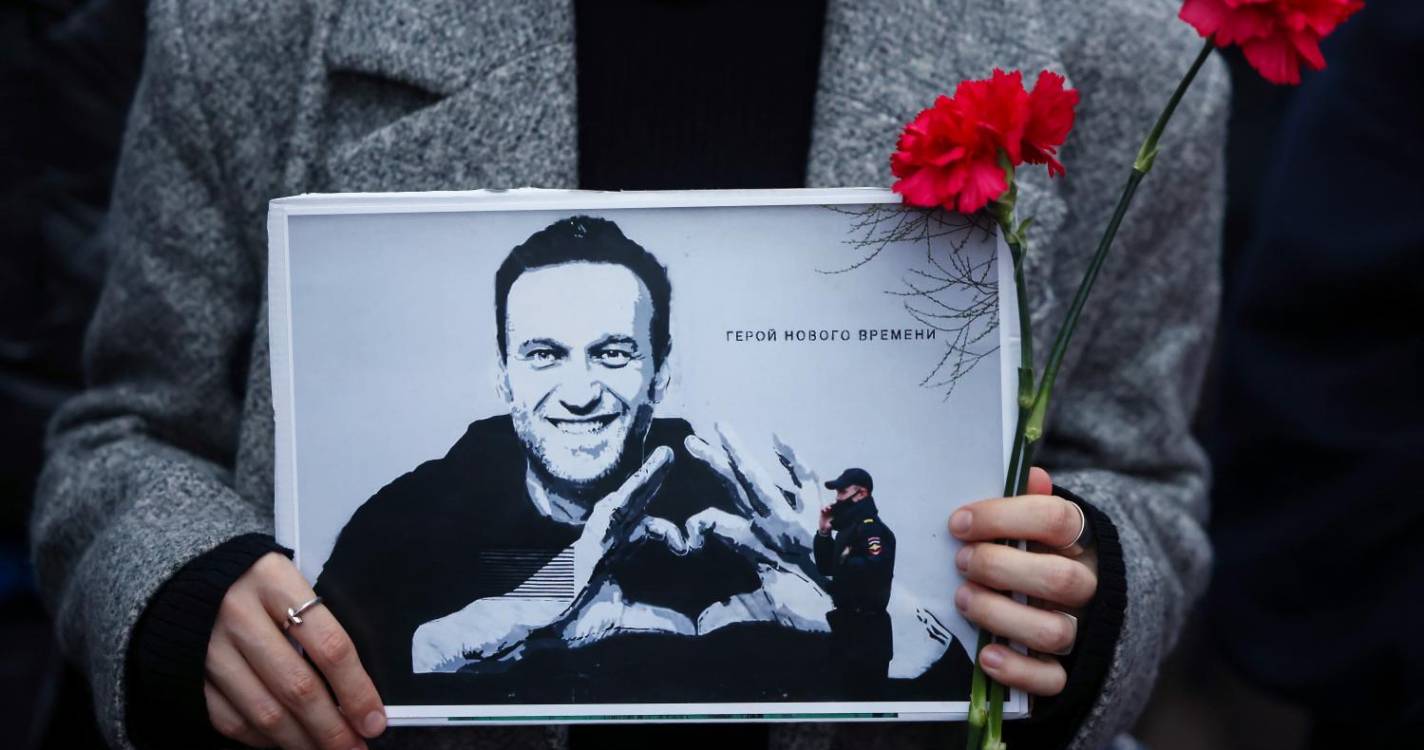 UE decide sancionar 30 pessoas e 2 entidades relacionadas com morte de Alexei Navalny