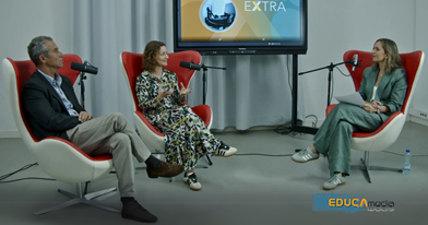 Assista à nova conversa no podcast “Aula Extra” sobre redes sociais e jovens