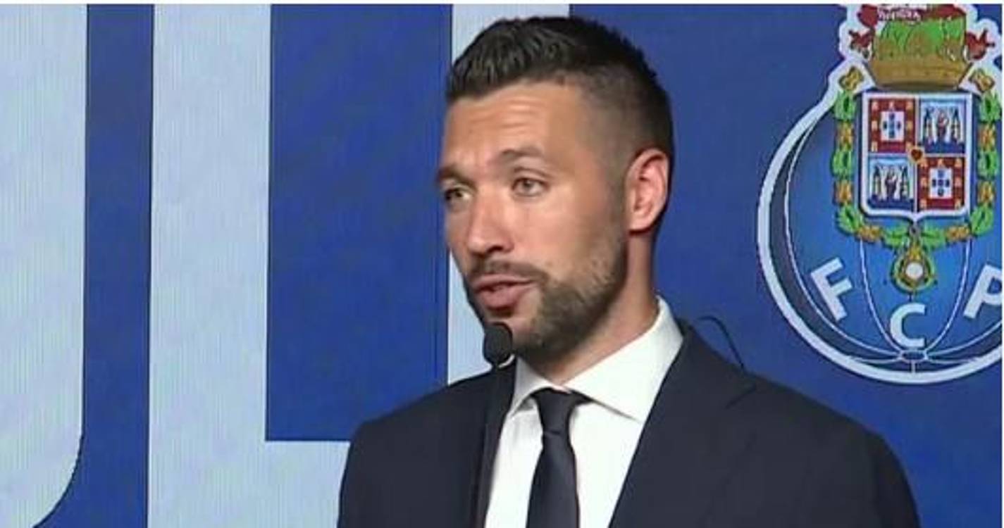 Farioli quer honrar legado de Jorge Costa na receção ao Vitória de Guimarães