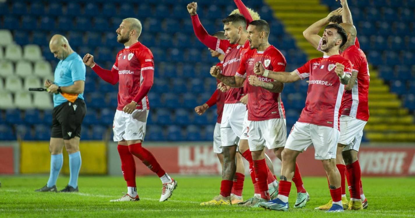 II Liga: Santa Clara vence Belenenses e ‘foge’ provisoriamente de Nacional e AVS