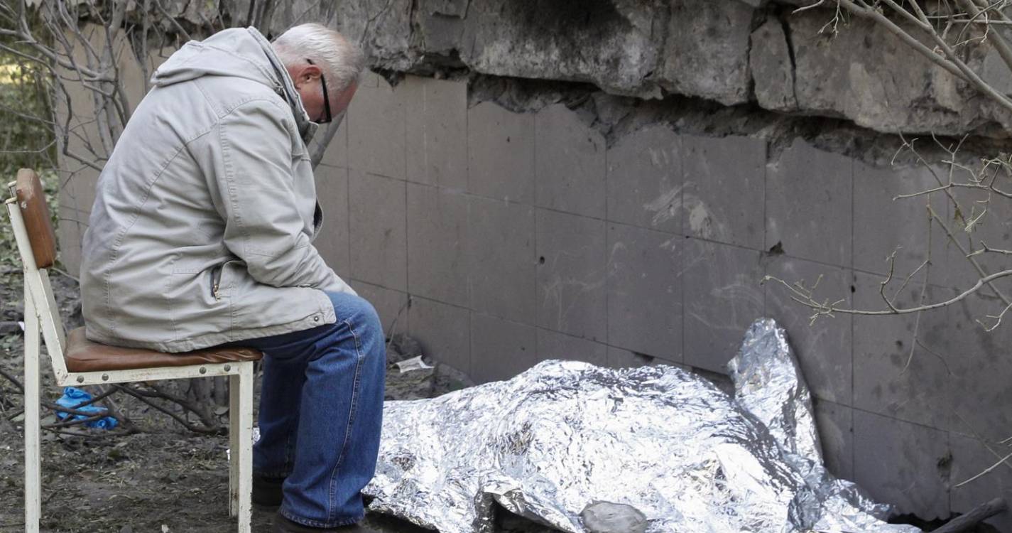 Ataques russos em Zaporijia e Kharkiv fazem várias vítimas civis