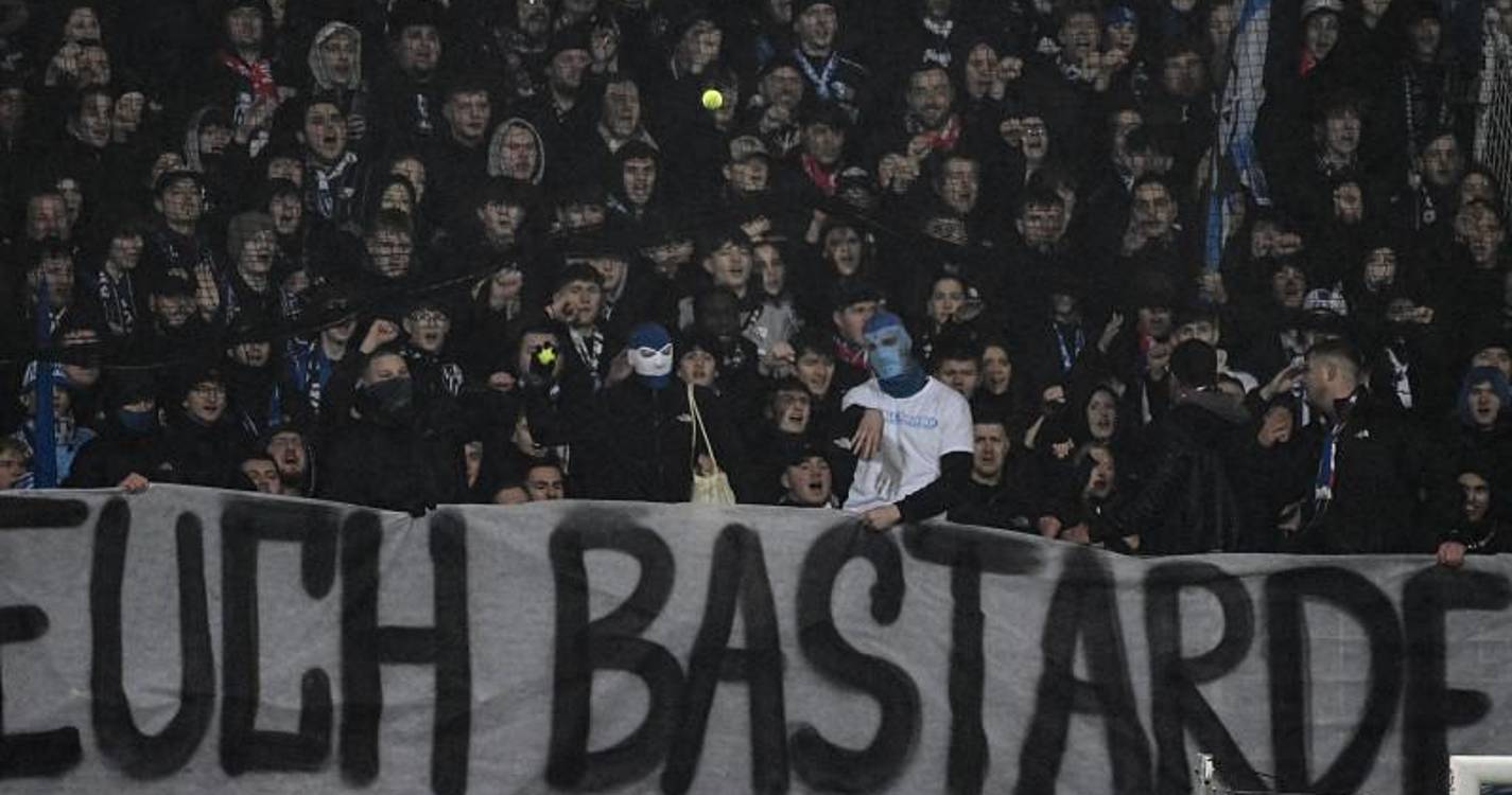 Protestos dos adeptos levam Liga alemã de futebol a abdicar de investidores externos