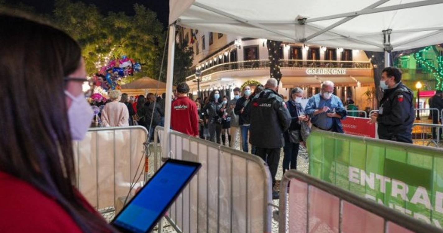 Veja o ambiente da Noite do Mercado e arredores
