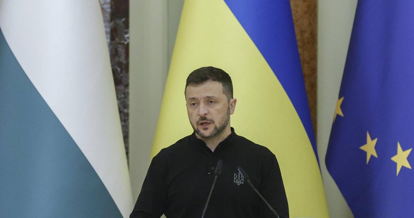 Ucrânia: Várias pessoas presas nos escombros de hospital após ataques russos