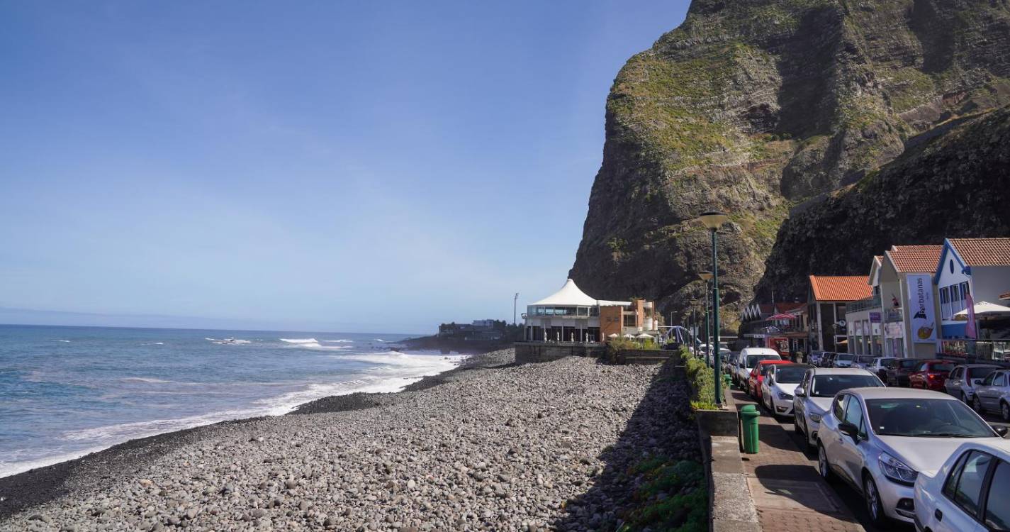 Cadáver encontrado à deriva no mar em São Vicente