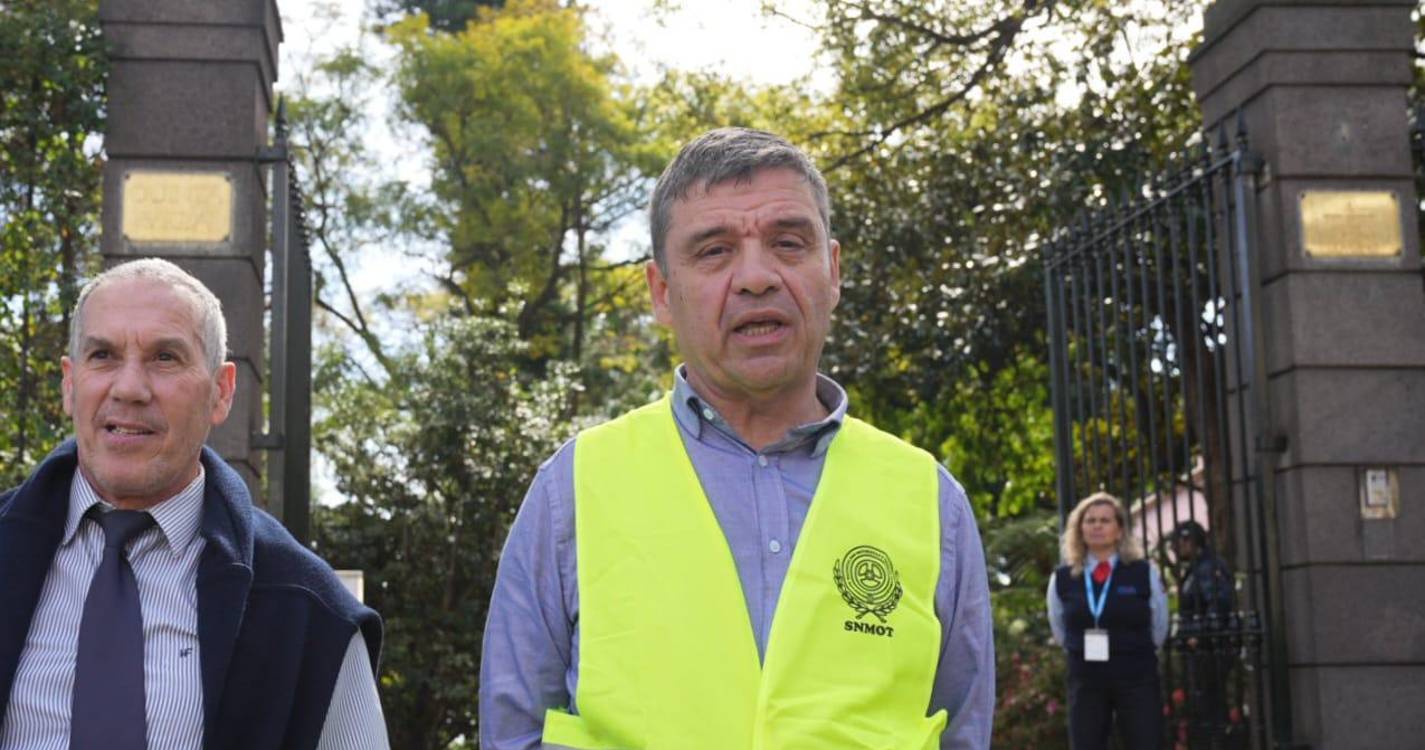 “Maior paralisação de sempre” não cede e vai às 14h30 tentar falar com Pedro Fino (com fotos)