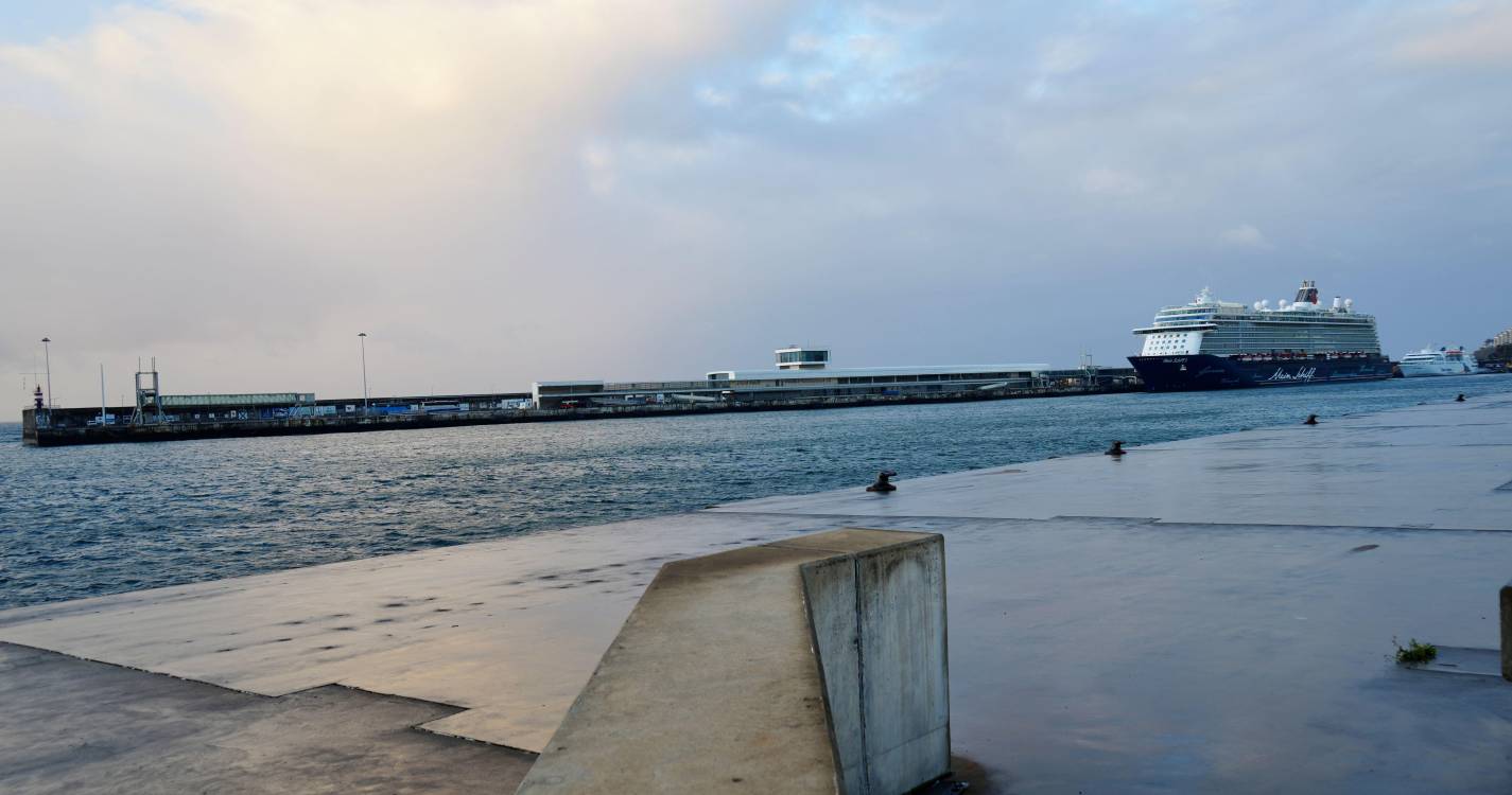 Cruzeiro ‘Mein Schiff 3’ traz 3.300 pessoas para passar o dia na Região