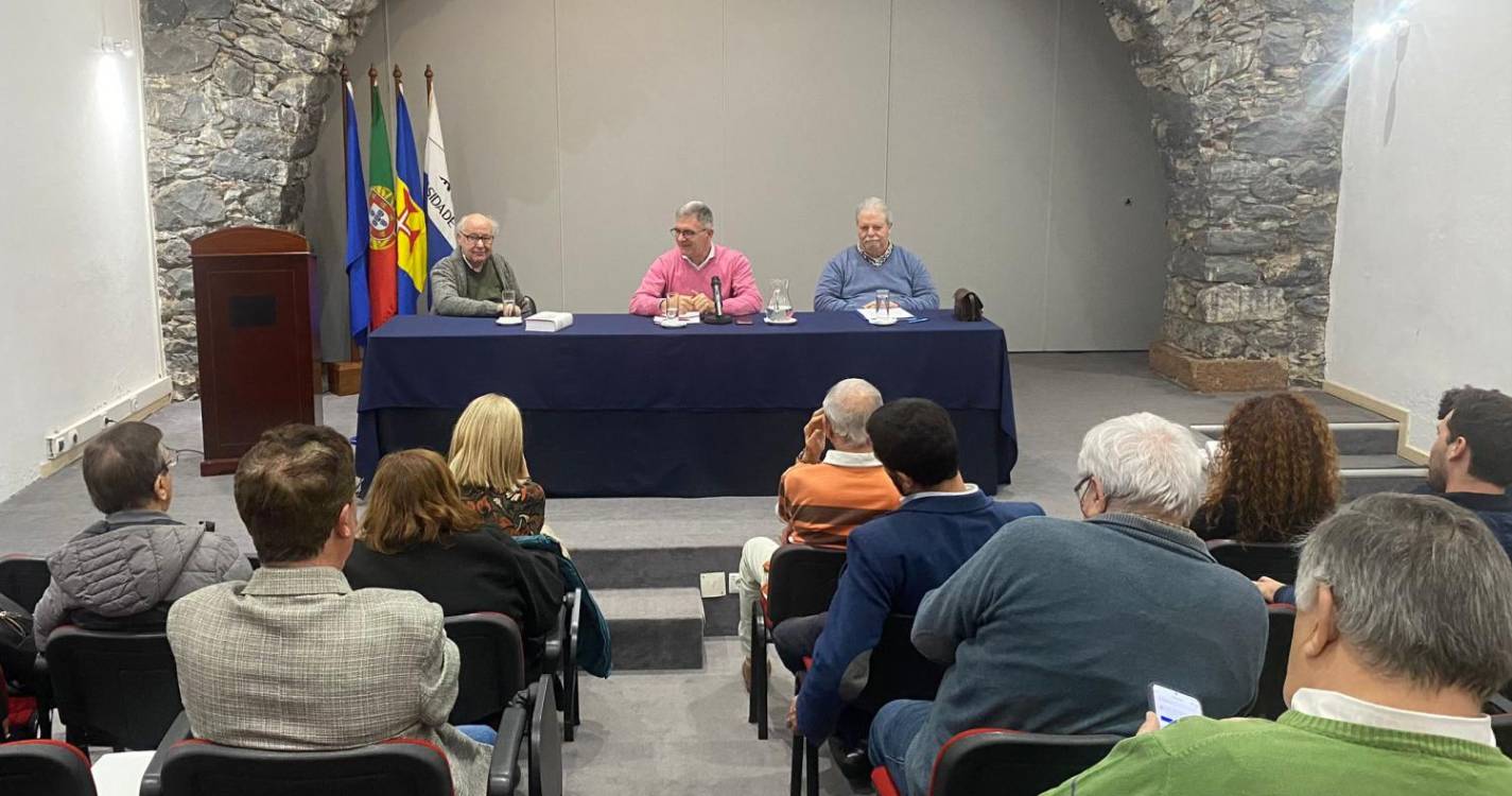 PCP assinala comemorações dos 50 anos da Revolução com livro de Álvaro Cunhal