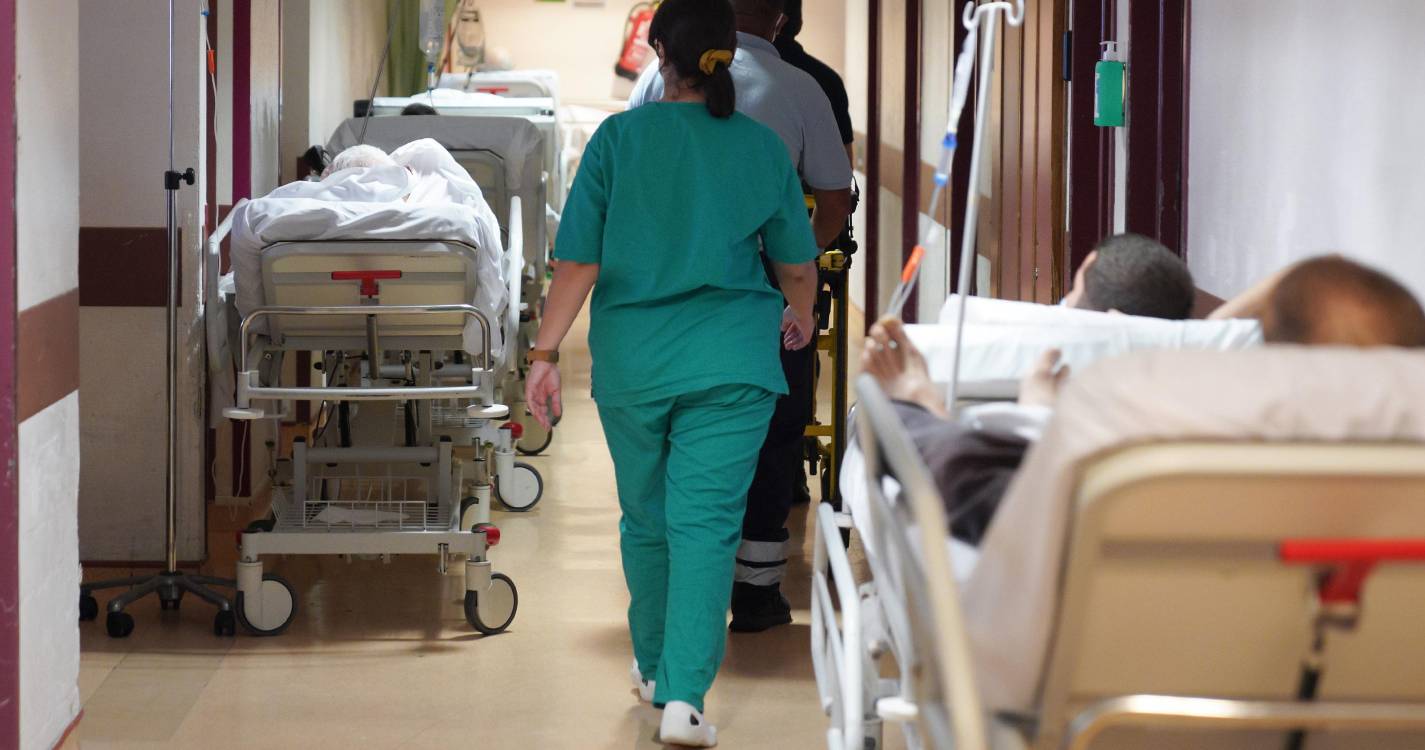 Mais de 70 enfermeiros da Urgência do Hospital Dr. Nélio Mendonça entregam pedidos de escusa de responsabilidade