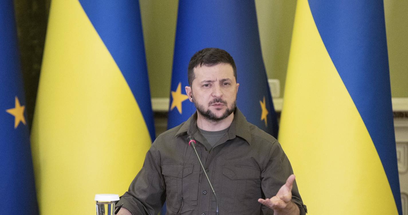 Ucrânia: Zelensky exorta EUA a intensificarem pressão sobre a Rússia