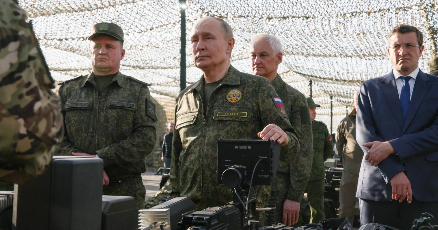 UE atenta a “potenciais ameaças à segurança” em torno de exercício militar ZAPAD-2025