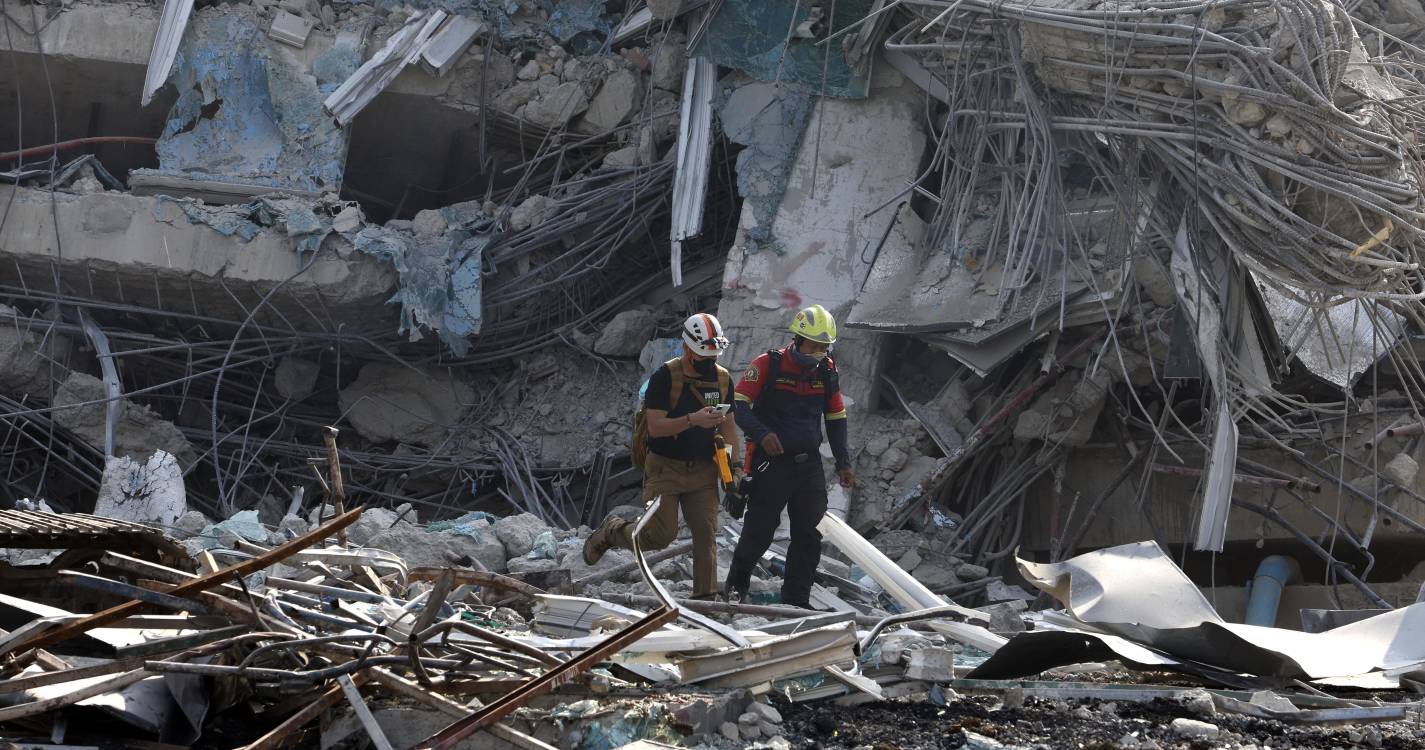 Mais de 1.000 pessoas morreram em Myanmar devido ao sismo