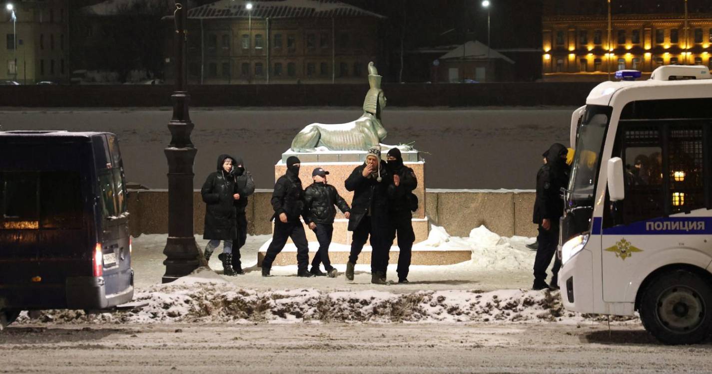 Mais de 400 detidos em homenagens após morte de opositor russo