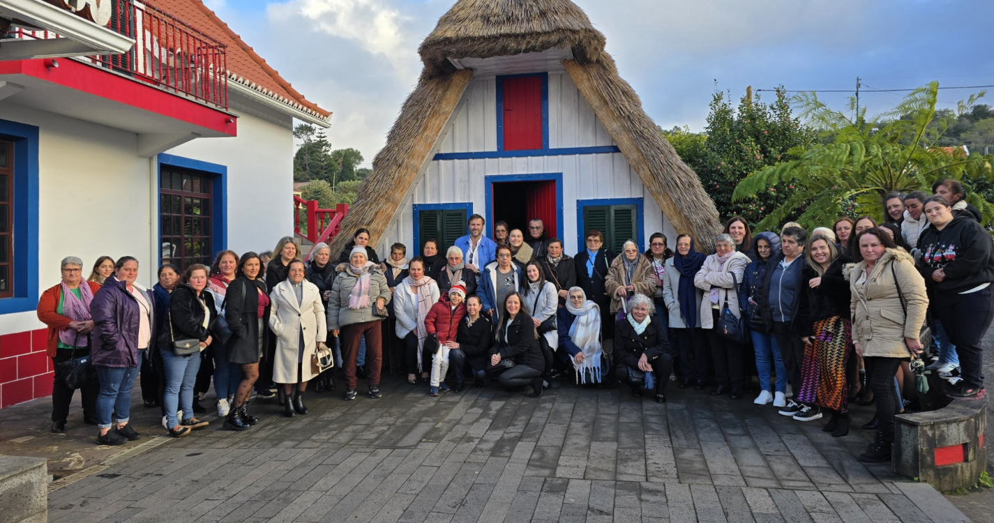 Dia da Mulher: Casa do Povo do Curral das Freiras promove jantar com uma centena de participantes