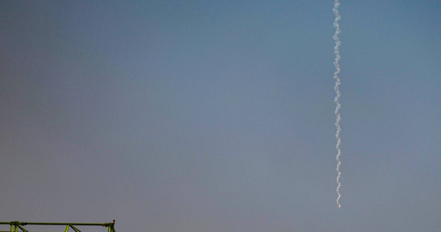 Irão: Emirados Árabes Unidos fecham embaixada em Teerão e fazem regressar embaixador