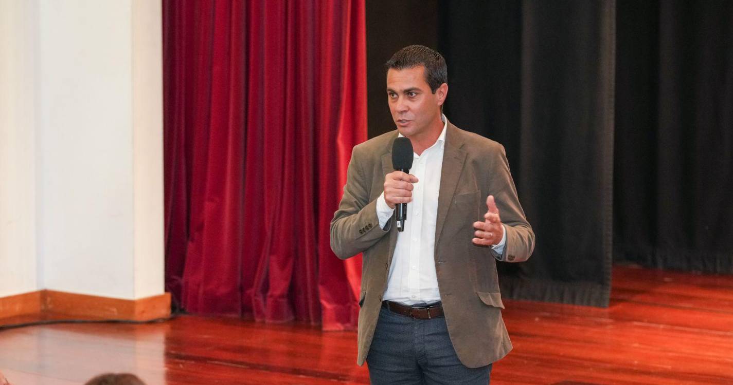 Parlamento na Comunidade: Ponta do Sol admite criar incentivos para fixar jovens e apoiar habitação e emprego