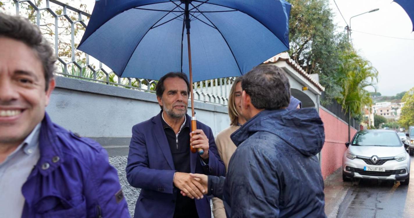 Miguel Albuquerque já chegou para votar nas Diretas do PSD
