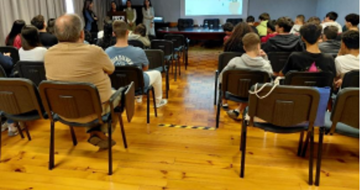 Escola Gonçalves Zarco realiza palestra com temas da saúde em perspetiva