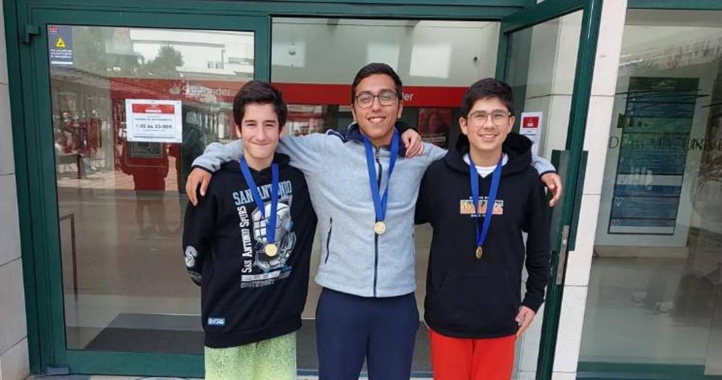 Alunos da Escola do Caniço na final nacional das Olimpíadas de Química Júnior