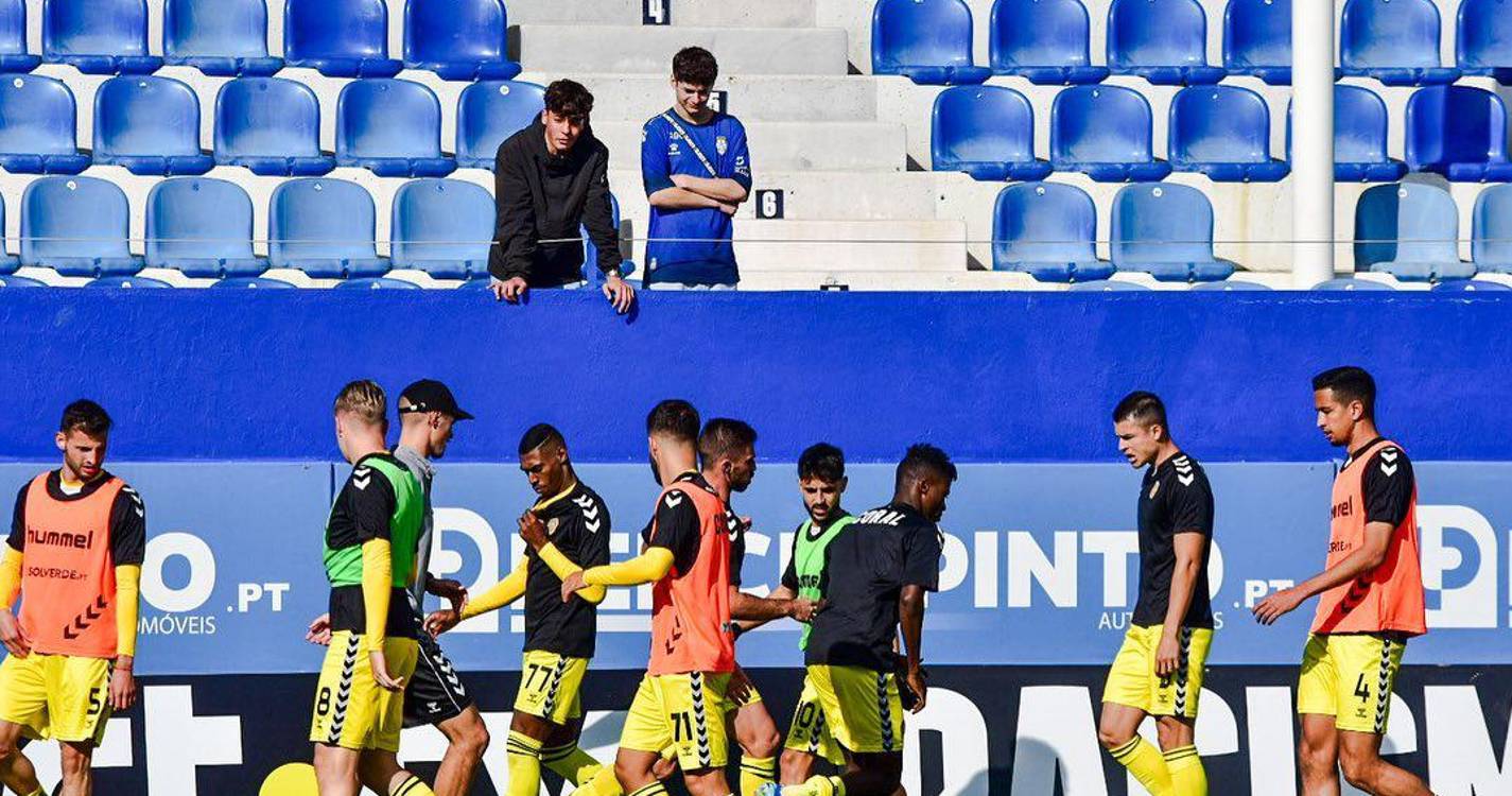 Feirense e Nacional empatados ao intervalo