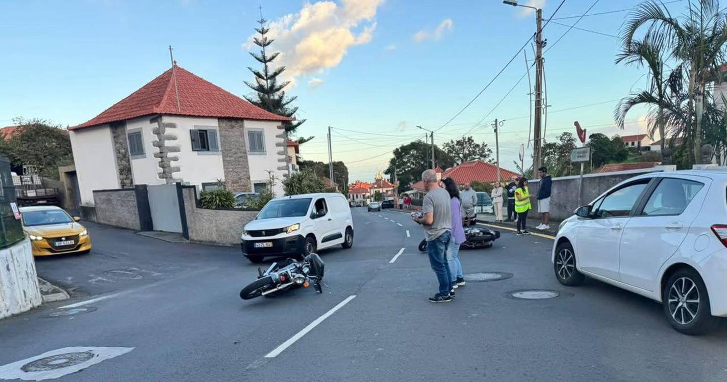 Colisão entre duas motas faz um ferido