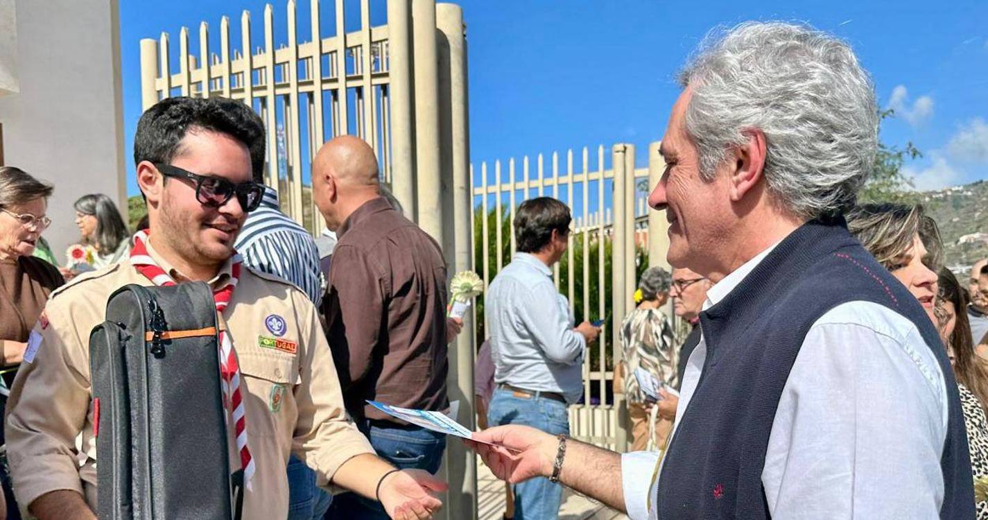 Líder do CDS defende salário base para jovens licenciados