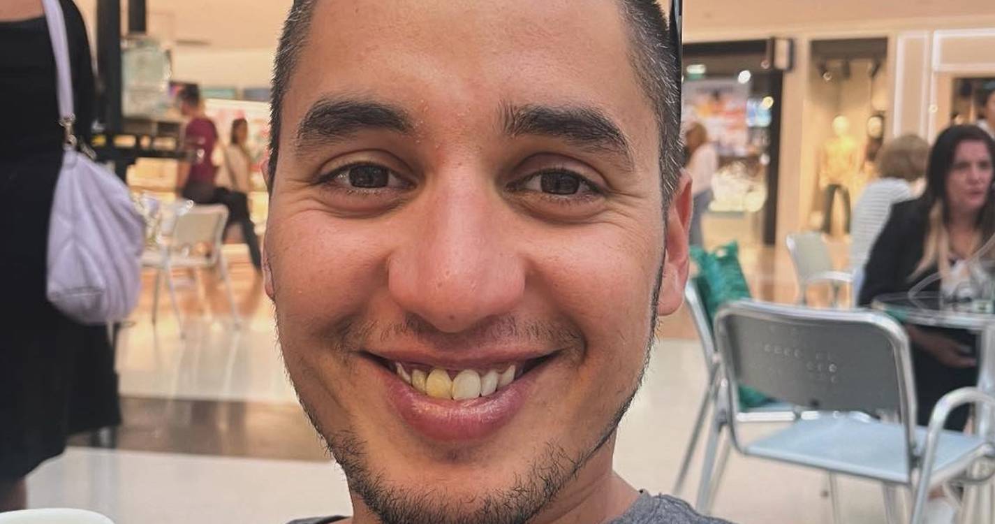 Jovem desaparecido estava a dormir no carro e já regressou a casa