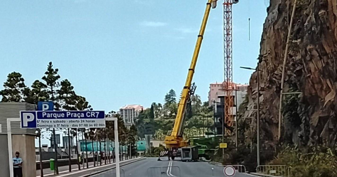 Circulação automóvel reabre esta tarde na Avenida Sá Carneiro
