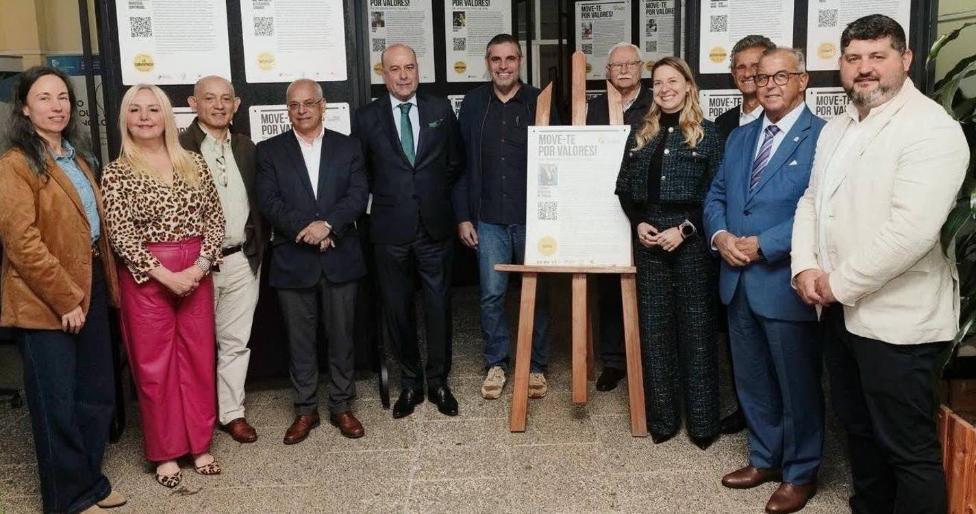 Escola do Galeão presta homenagem à ex-aluna Cláudia Monteiro Aguiar