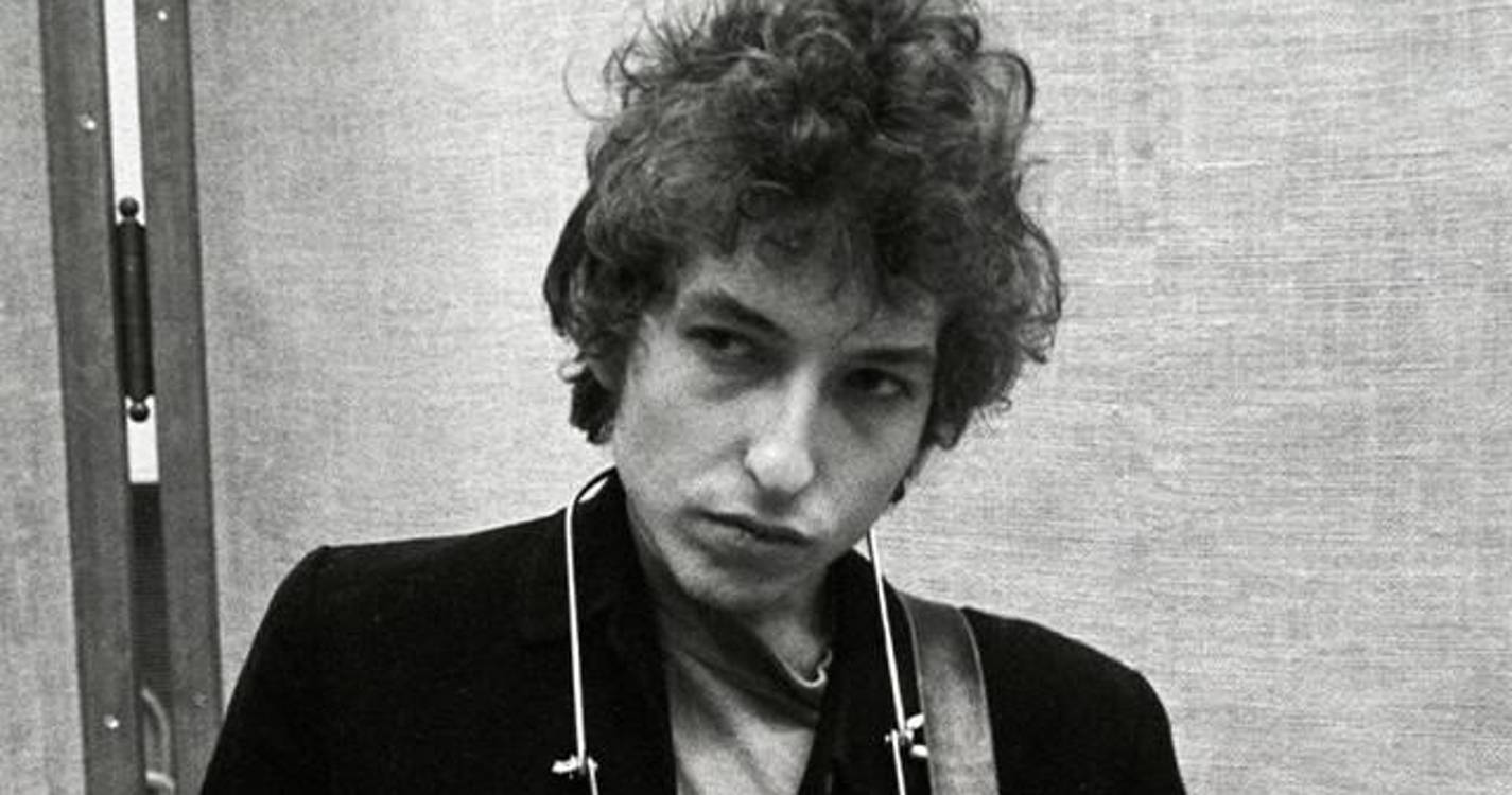 Objetos de Bob Dylan incluindo pintura e notas sobre uma letra vão a leilão