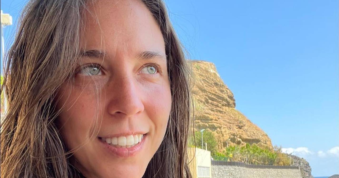 Ator de O Agente Noturno da Netflix surpreendido com desenho de artista madeirense