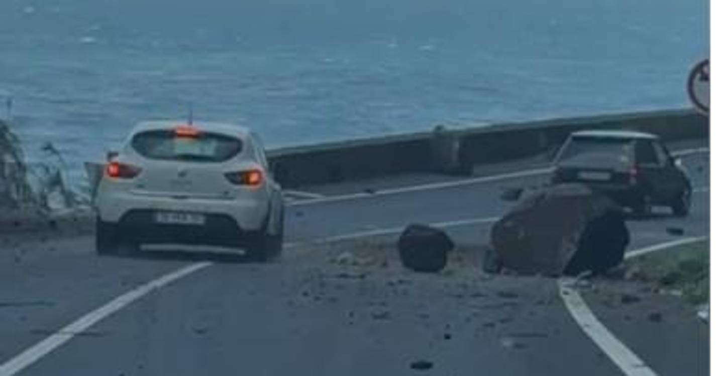 Derrocada no Seixal condiciona trânsito e provoca longas filas na Via Expresso