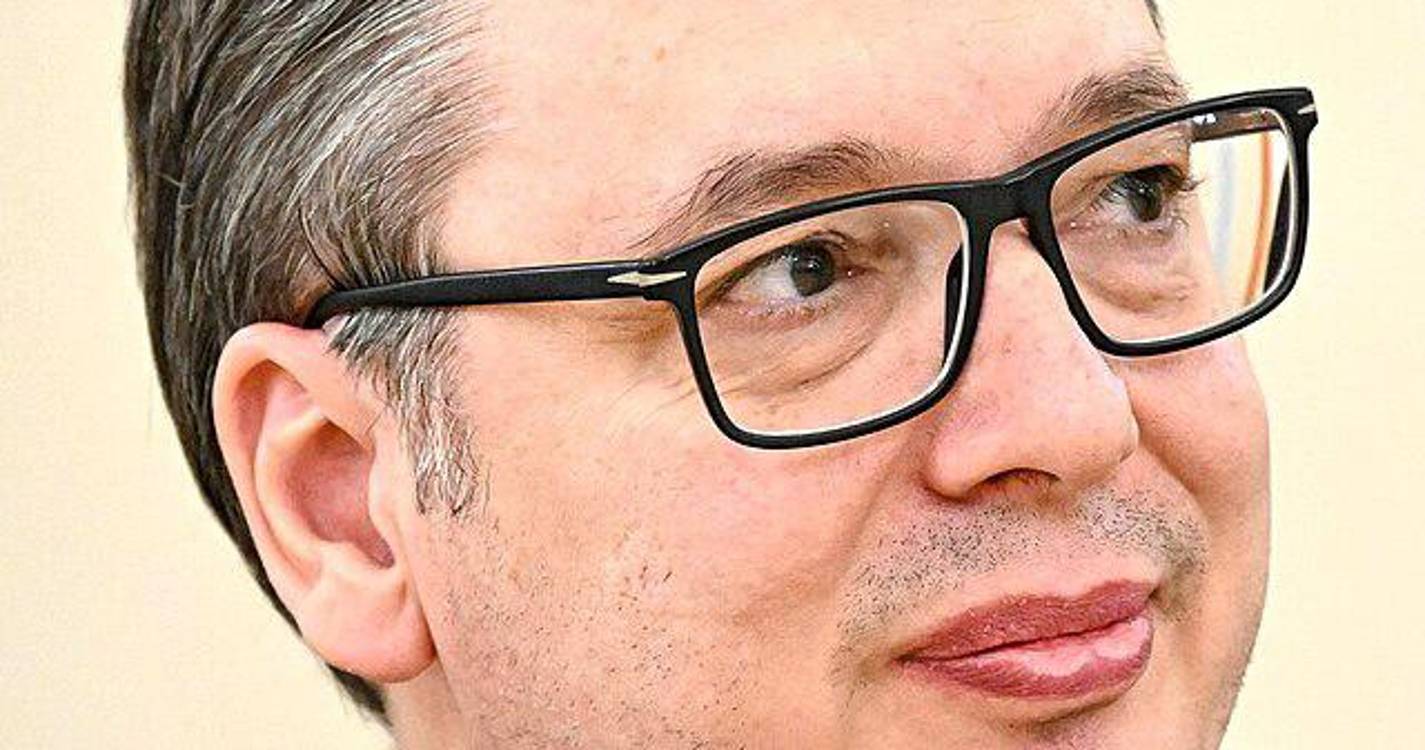 Presidente sérvio promete agir contra manifestantes que apelida de nazis