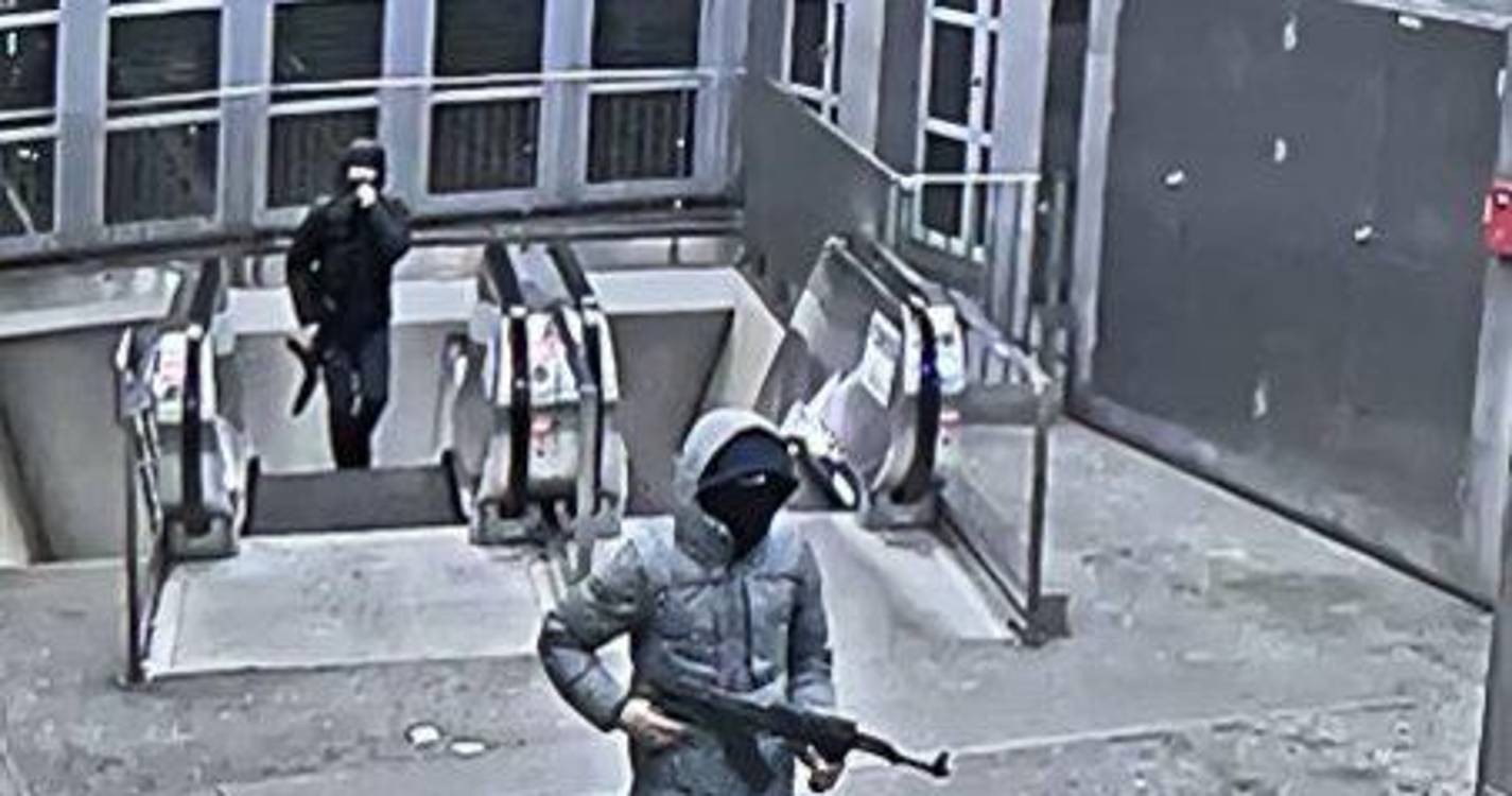 Duas pessoas disparam tiros na estação de metro de Bruxelas sem causar feridos