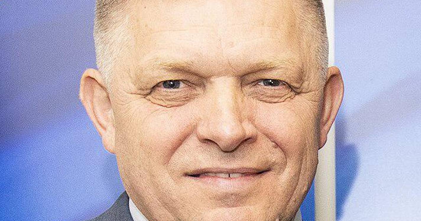 Primeiro-ministro da Eslováquia ferido num tiroteio