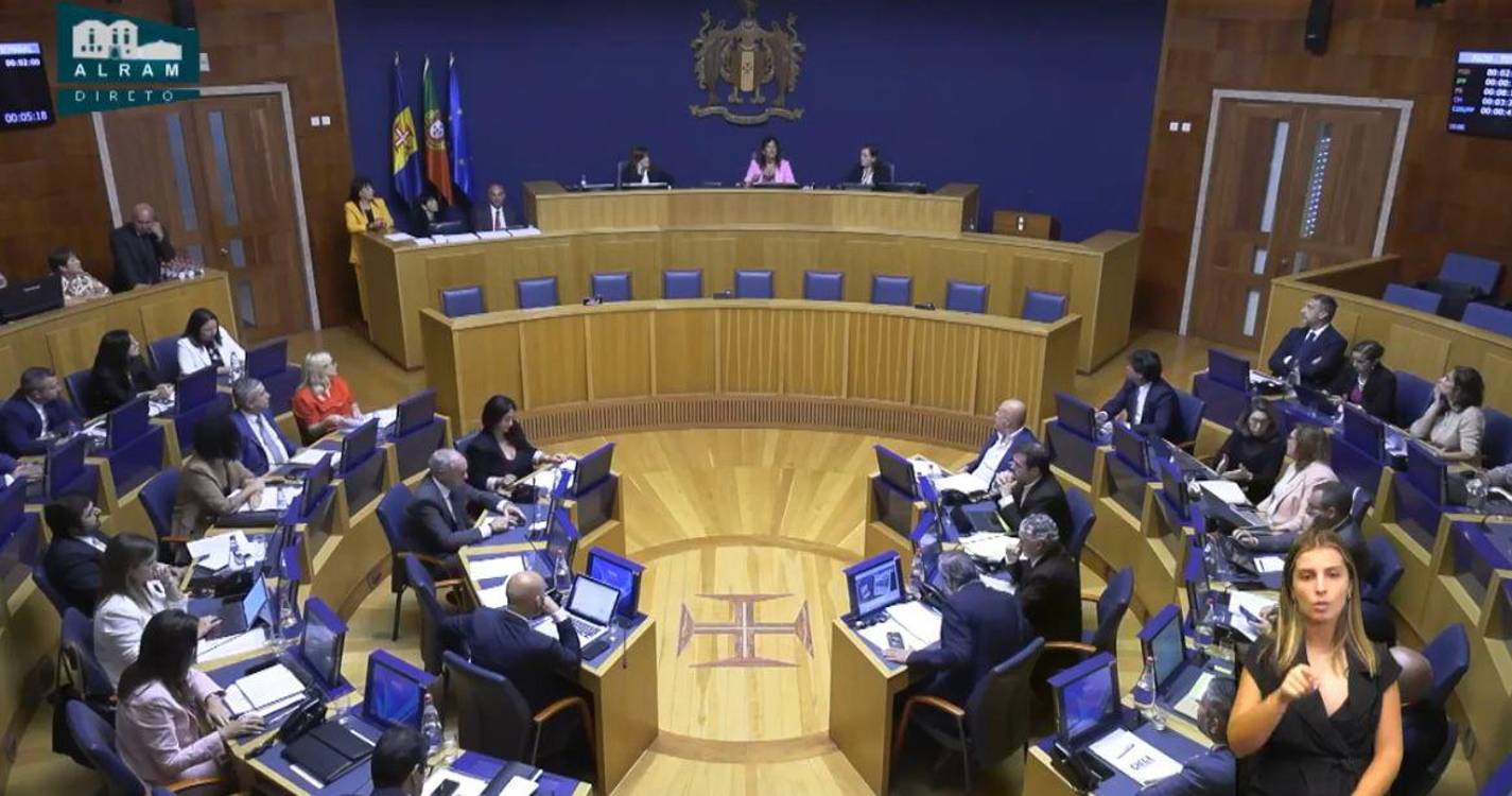 Sintonia nos votos de congratulação a Bernardo Pereira, campeão do Mundo de Canoagem