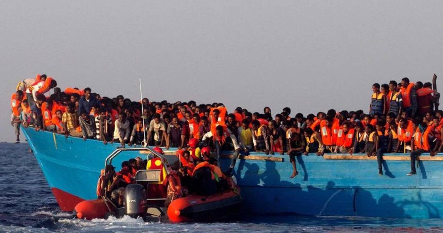 Catorze mortos em naufrágio de embarcação com migrantes ao largo da costa do Senegal