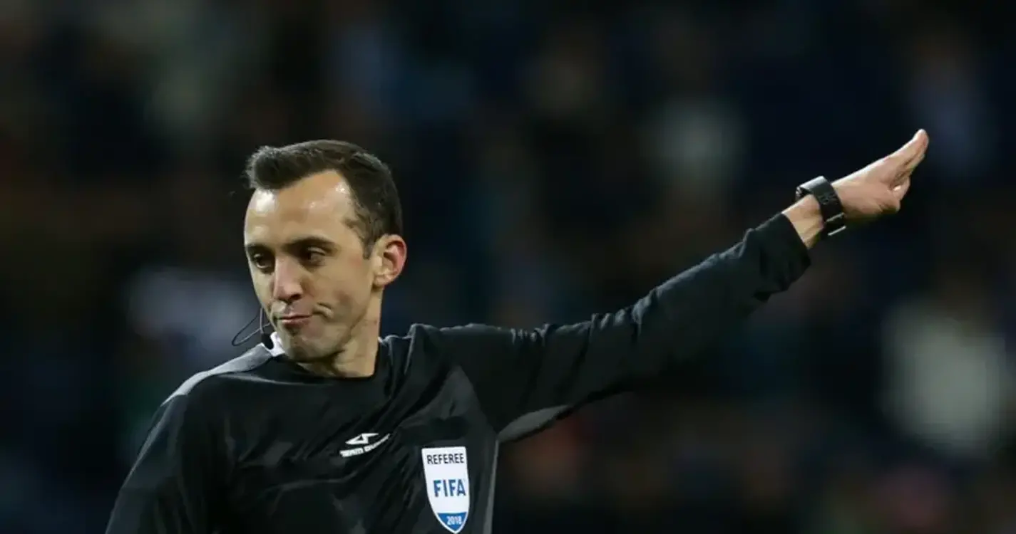 João Pinheiro vai arbitrar clássico entre FC Porto e Sporting na I Liga