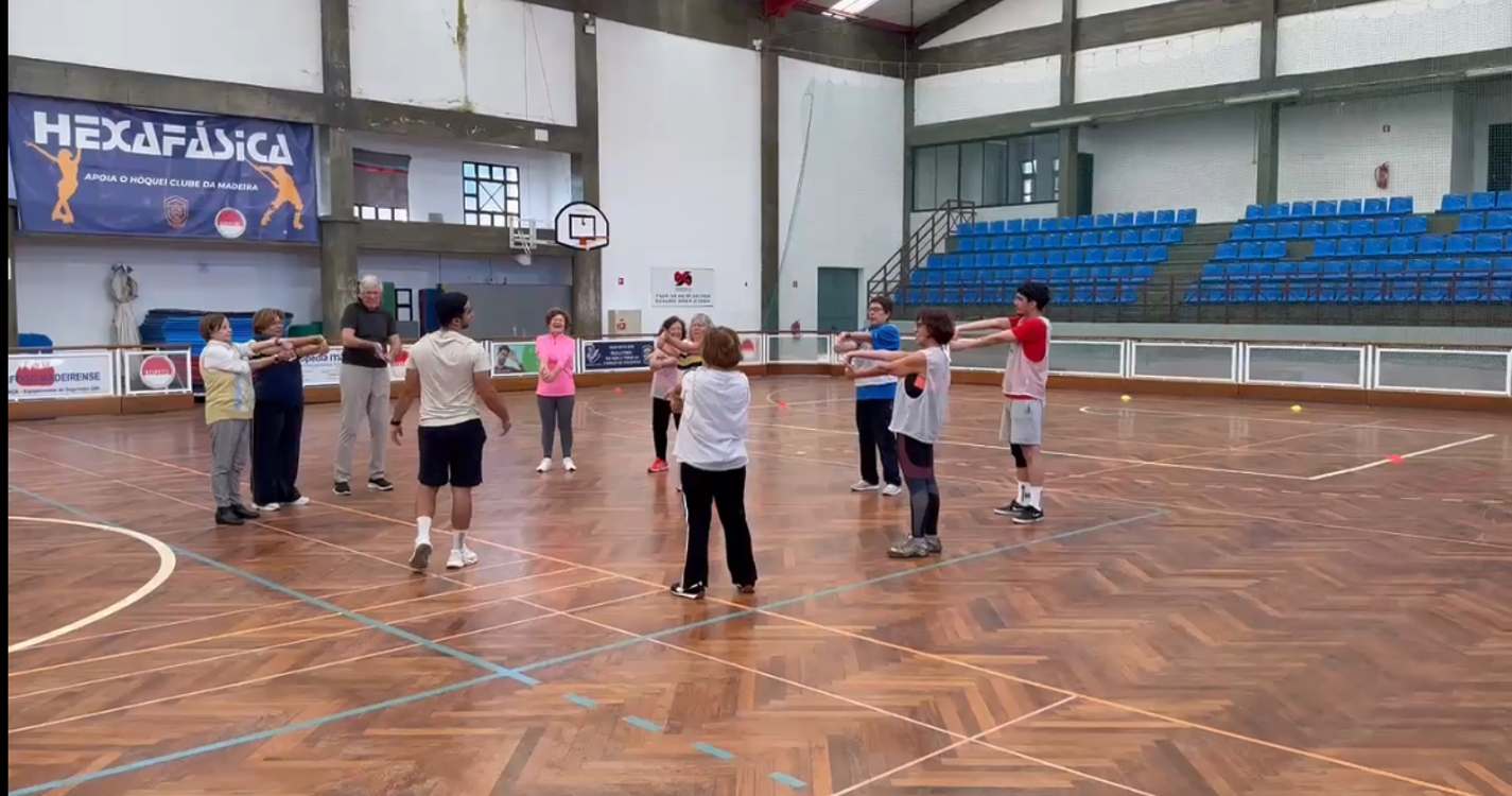 Universidade Sénior Gonçalves Zarco teve sessão de Walking Football