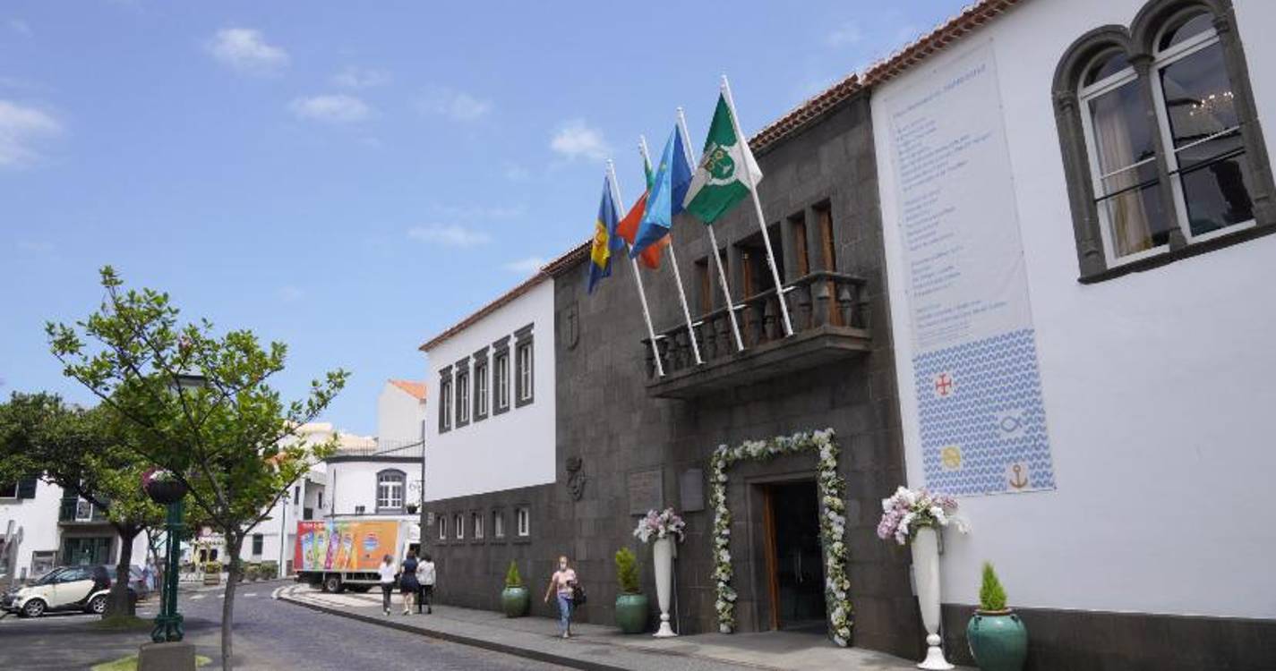 Santa Cruz acusa Brício Araújo de “golpe de teatro falso” e de se colocar “em bicos de pé” para a República