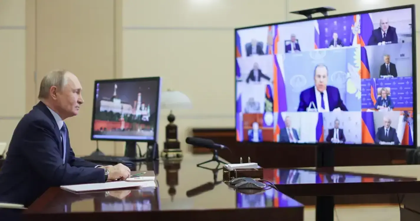 Ucrânia: UE terá de aceitar acordo de paz negociado por Trump - analistas